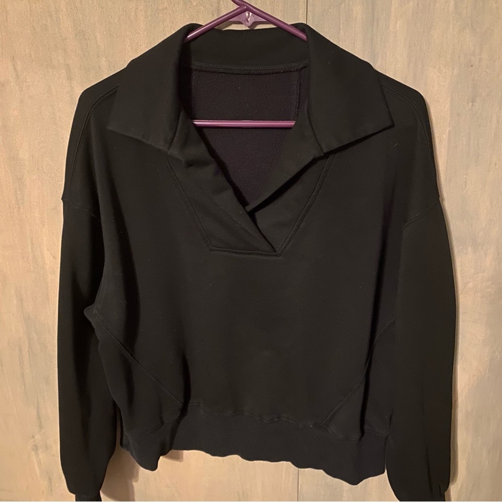 Cropped Black V-Neck Sweatshirt